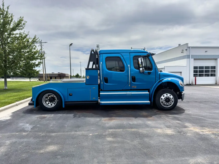2024 Freightliner M2 106 Bolt | Photo 3 of 13