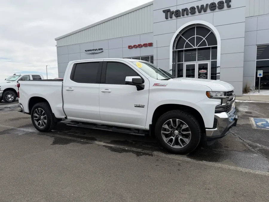 2021 Chevrolet Silverado 1500 LT | Photo 1 of 14