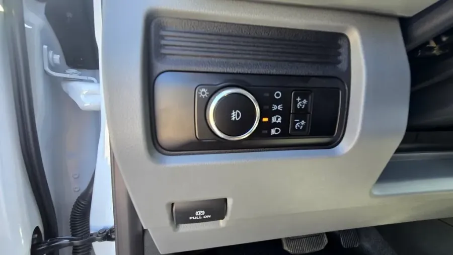 2025 Ford Super Duty F-600 | Photo 13 of 26