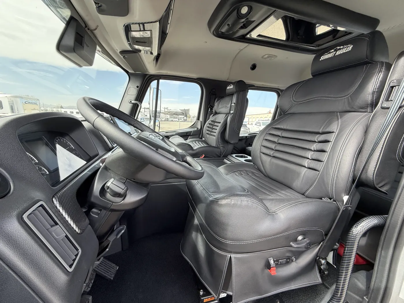 2024 Freightliner M2 106 Plus Summit Hauler | Photo 5 of 23