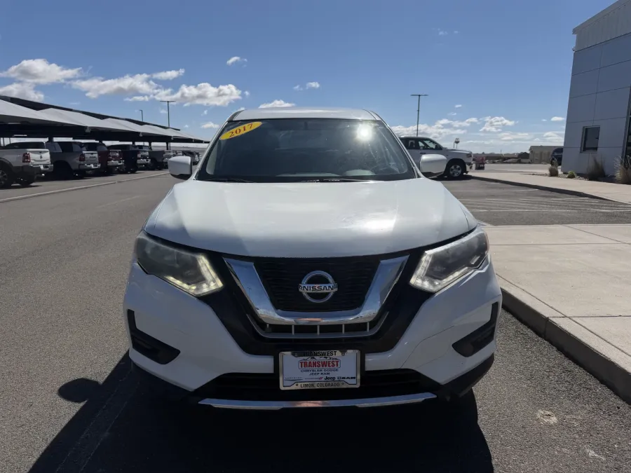 2017 Nissan Rogue S | Photo 2 of 17