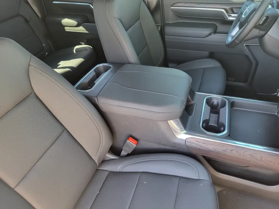 2026 GMC Sierra 3500HD SLT | Photo 12 of 24