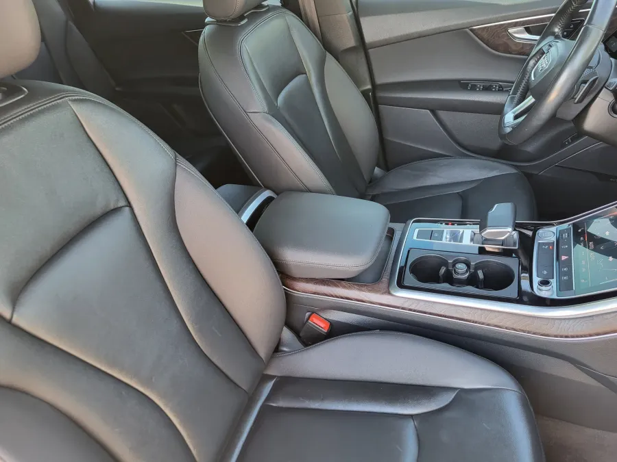 2020 Audi Q7 Premium Plus | Photo 12 of 26