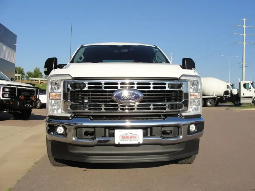 2024 Ford Super Duty F-250 XLT | Photo 7 of 36
