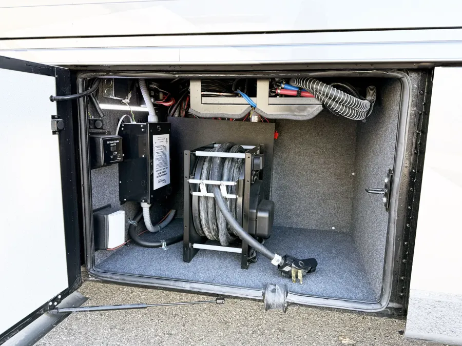 2026 Newmar Super Star 3731 | Photo 29 of 31