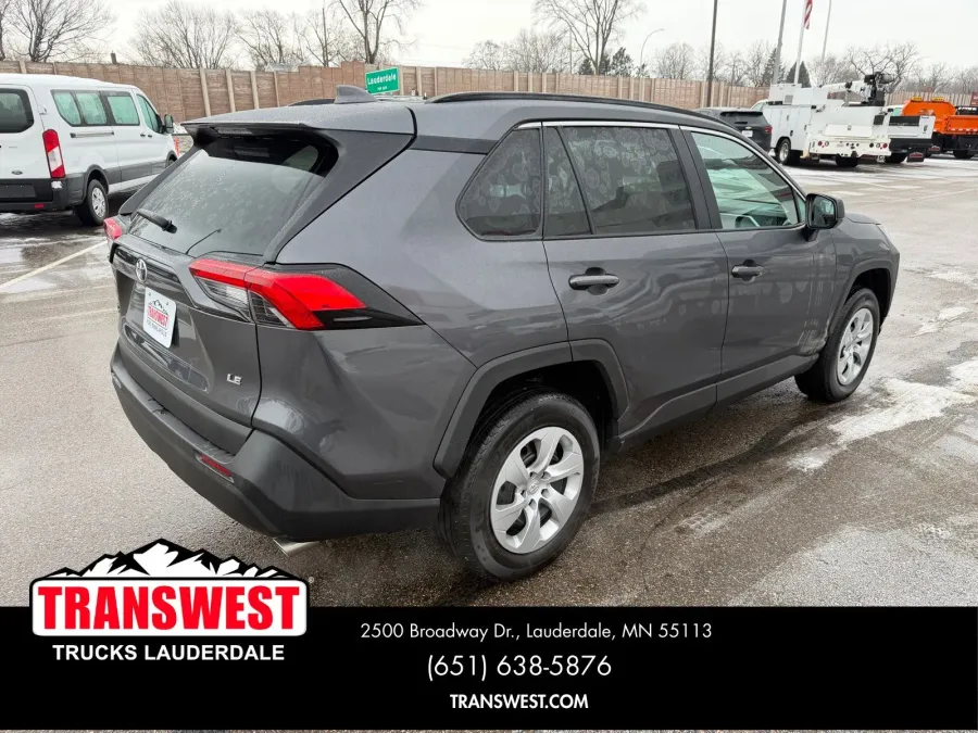 2021 Toyota RAV4 LE | Photo 4 of 23