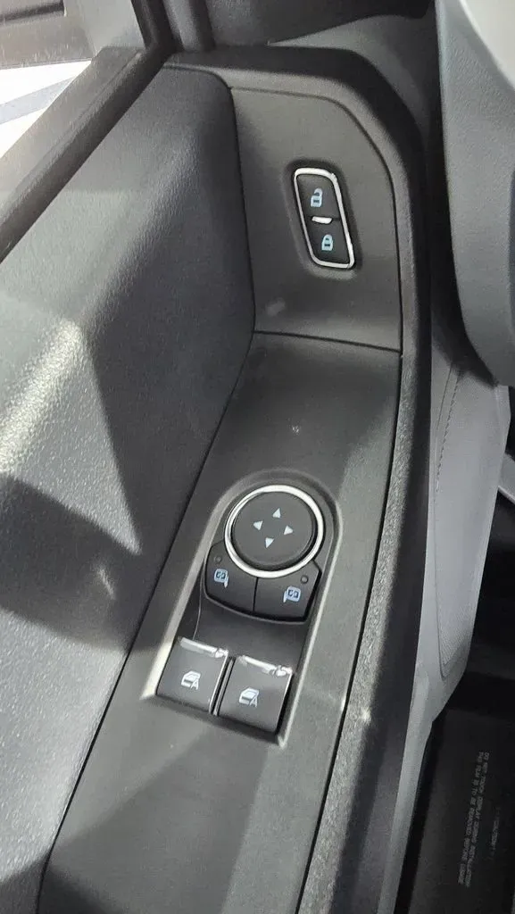 2026 Ford Super Duty F-600 | Photo 9 of 25