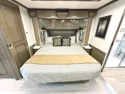 2026 Newmar Dutch Star 4369 | Thumbnail Photo 16 of 34