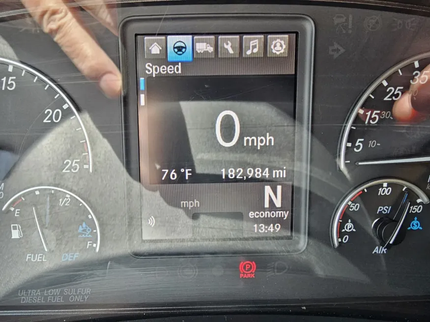 2024 Freightliner Cascadia 126 | Photo 14 of 21