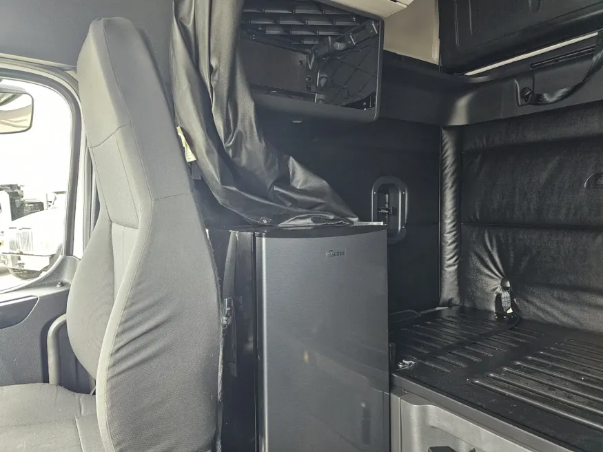 2023 Freightliner Cascadia | Photo 15 of 20