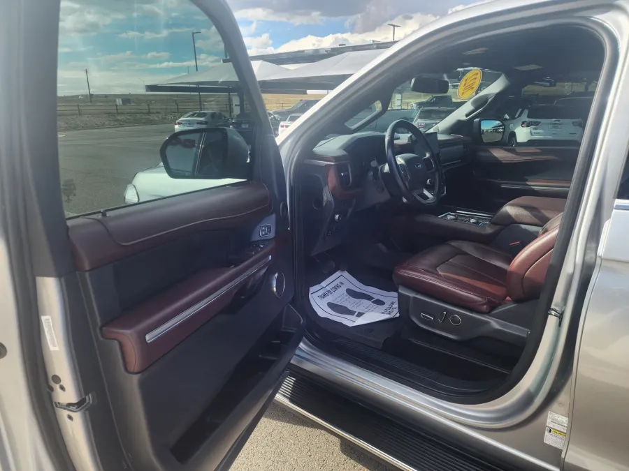 2022 Ford Expedition Max Limited | Photo 7 of 29