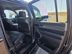 2025 Jeep Wagoneer L Base | Thumbnail Photo 17 of 34