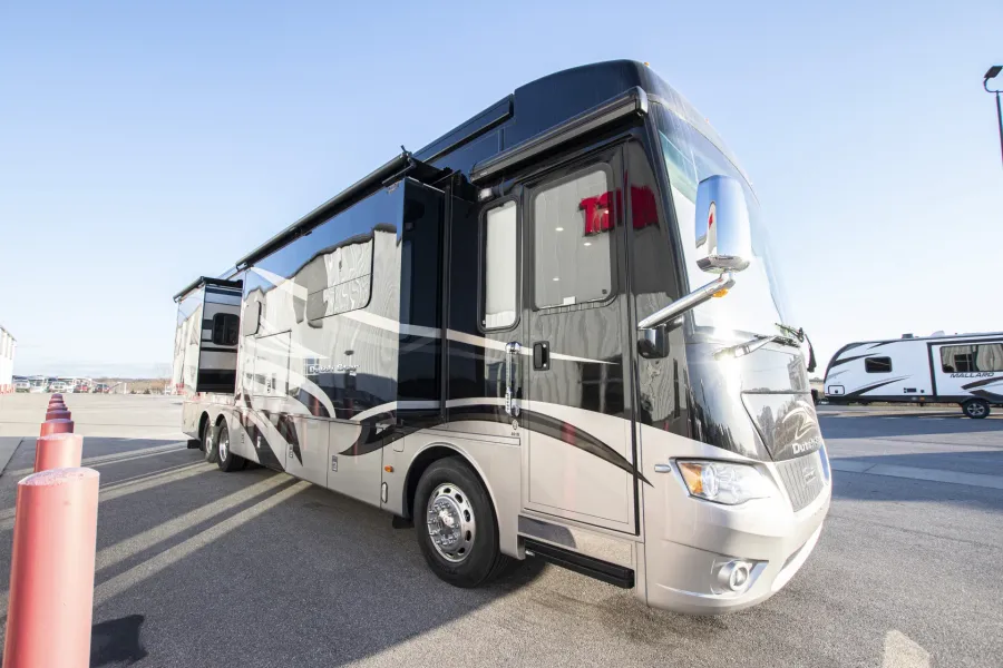 2015 Newmar Dutch Star 4018 | Photo 6 of 32