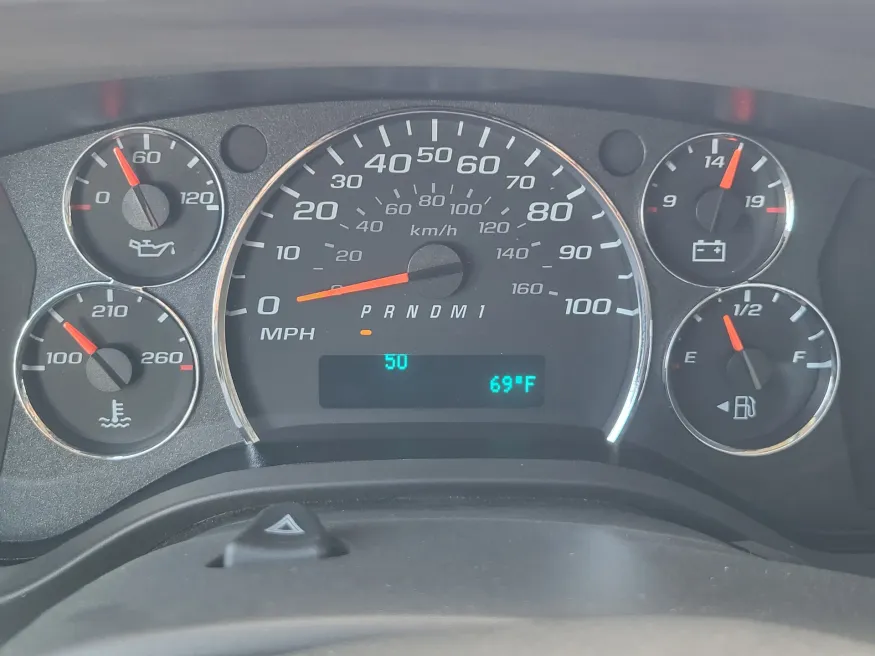 2025 GMC Savana Commercial Cutaway | Photo 13 of 20