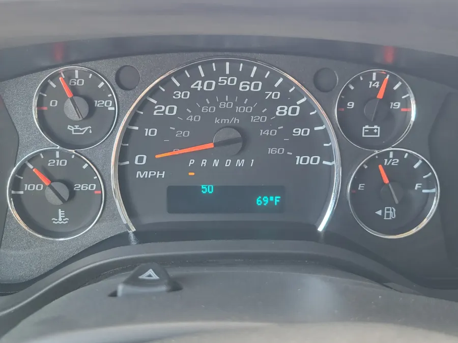 2025 GMC Savana Commercial Cutaway | Photo 13 of 20