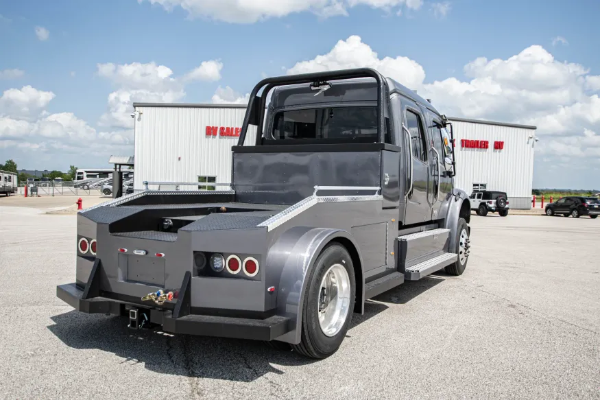 2024 Freightliner M2 106 Bolt | Photo 10 of 25