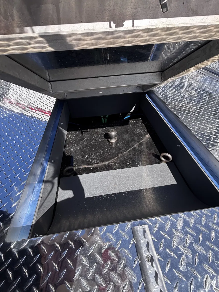 2025 Freightliner M2 106 Summit Hauler | Photo 23 of 27