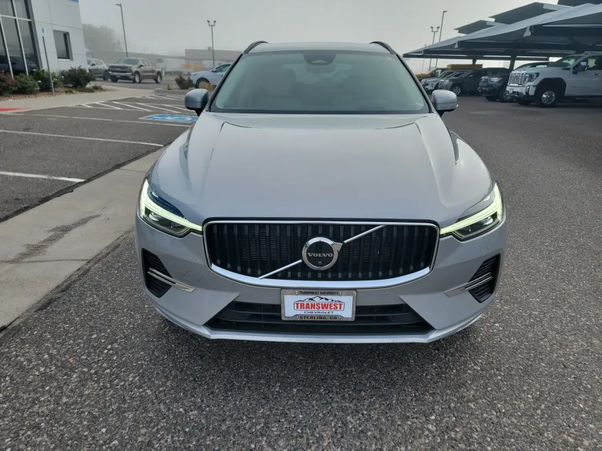 2022 Volvo XC60 Momentum | Photo 9 of 19