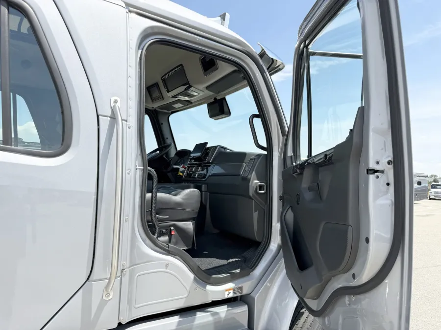 2025 Freightliner M2 106 Plus Summit Hauler | Photo 23 of 26