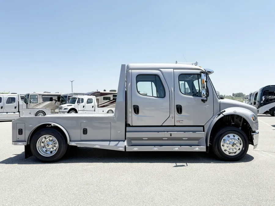 2025 Freightliner M2 106 Plus Summit Hauler | Photo 19 of 25