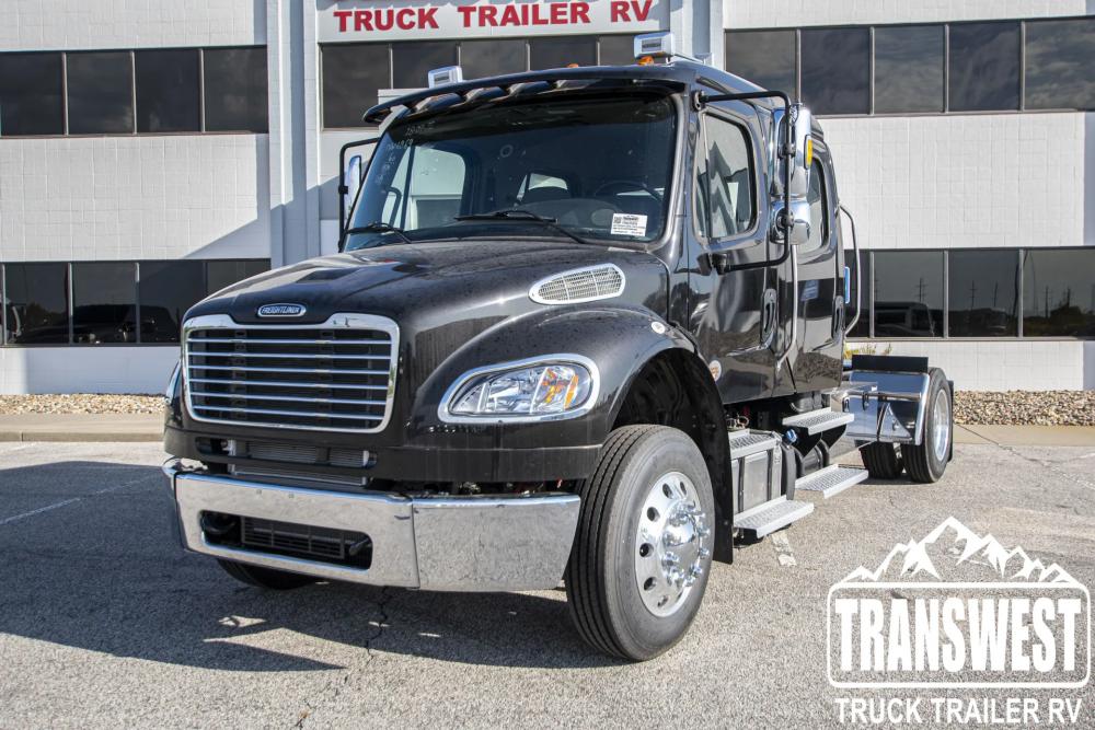 2023 Freightliner M2 106 | Photo 7 of 13