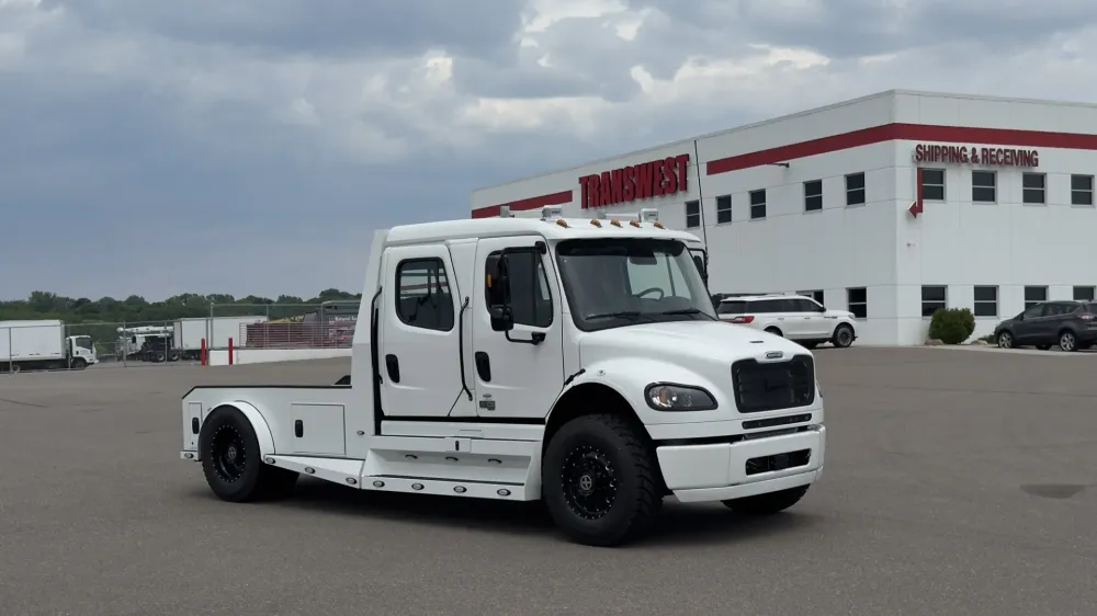 2025 Freightliner M2 106 Summit Hauler