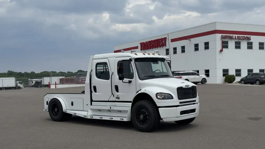2025 Freightliner M2 106 Summit Hauler | Photo 1 of 22