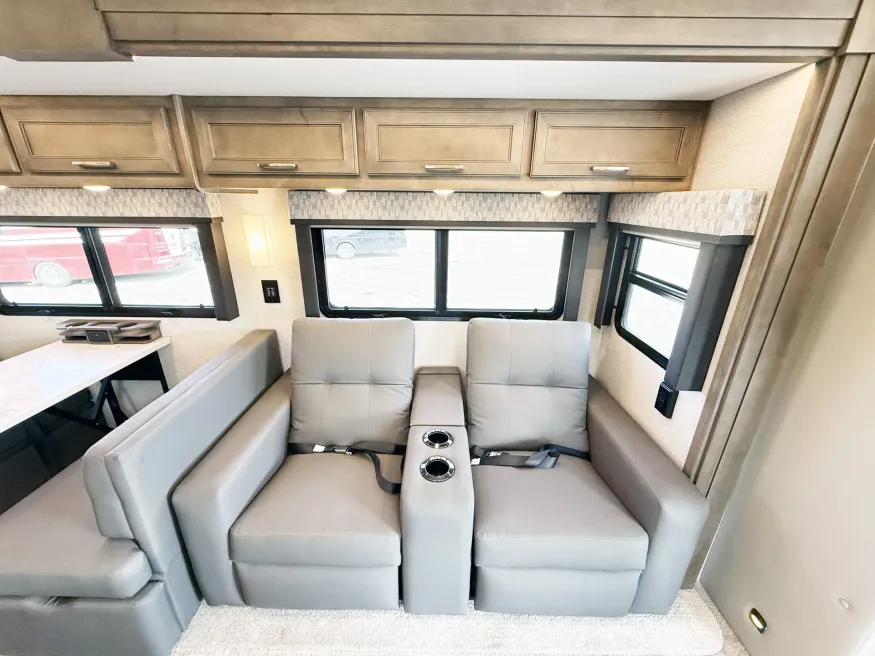 2026 Renegade Verona 36VSB | Photo 9 of 29