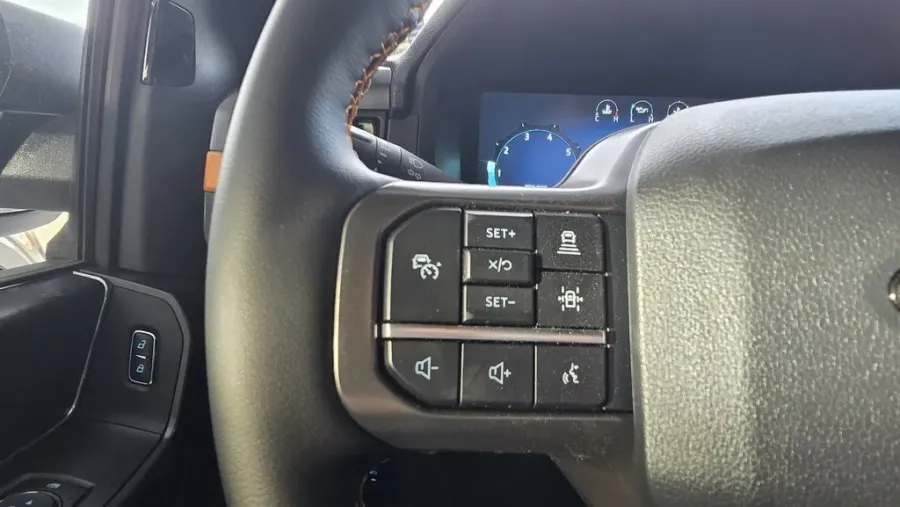 2025 Ford F-150 | Photo 16 of 30