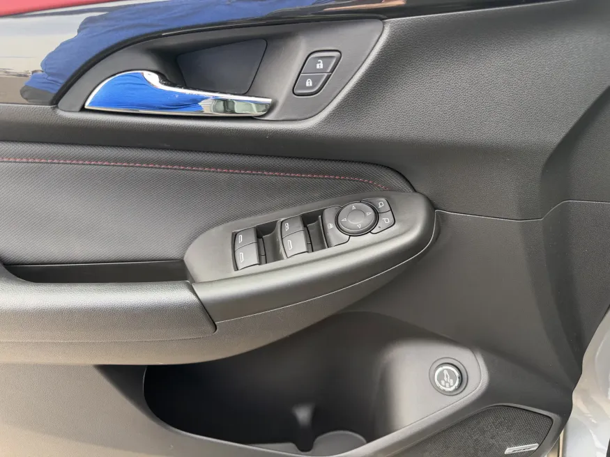 2026 Chevrolet Trailblazer RS | Photo 12 of 21