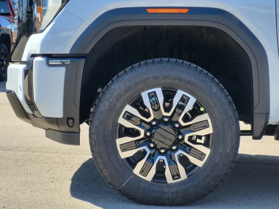 2026 GMC Sierra 2500HD Denali Ultimate | Photo 8 of 25