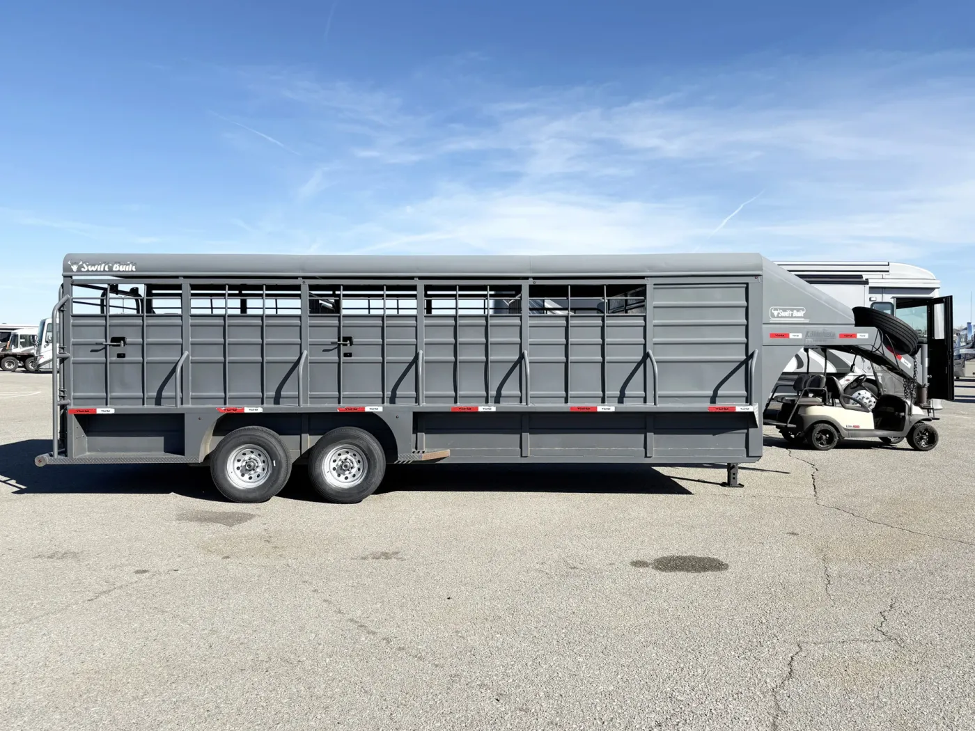 2019 Swift Built Stock | Photo 3 of 17