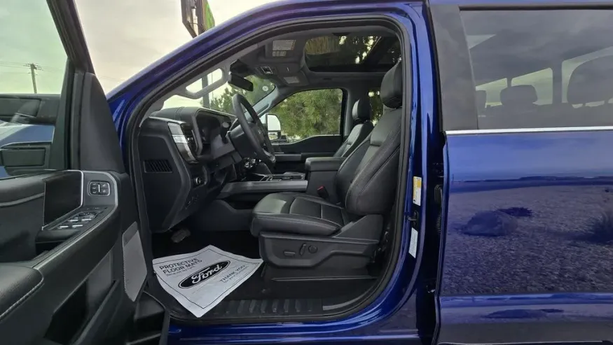 2026 Ford Super Duty F-350 | Photo 18 of 36