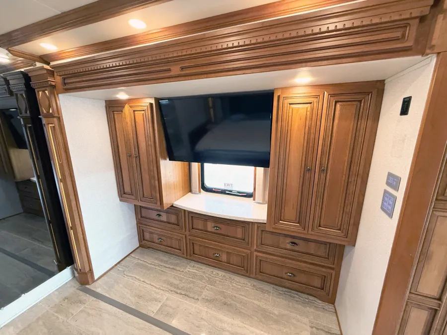 2020 Newmar Dutch Star 4328 | Photo 15 of 31