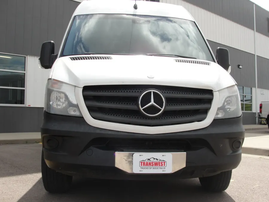 2014 Mercedes Benz Sprinter | Photo 7 of 13