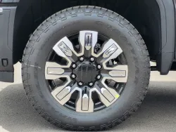 2026 GMC Sierra 2500HD Denali | Thumbnail Photo 9 of 25