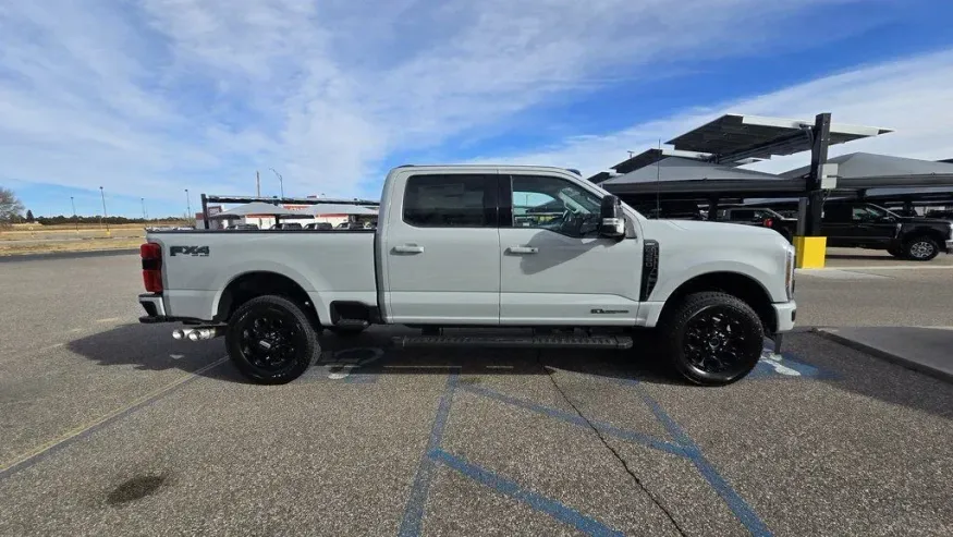 2026 Ford Super Duty F-250 | Photo 4 of 35