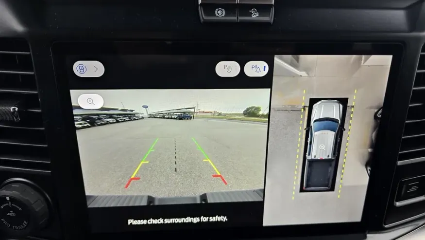 2026 Ford Super Duty F-250 | Photo 23 of 35