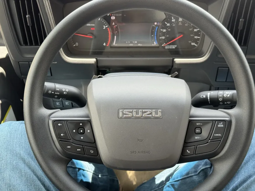 2025 Isuzu NRR | Photo 23 of 29