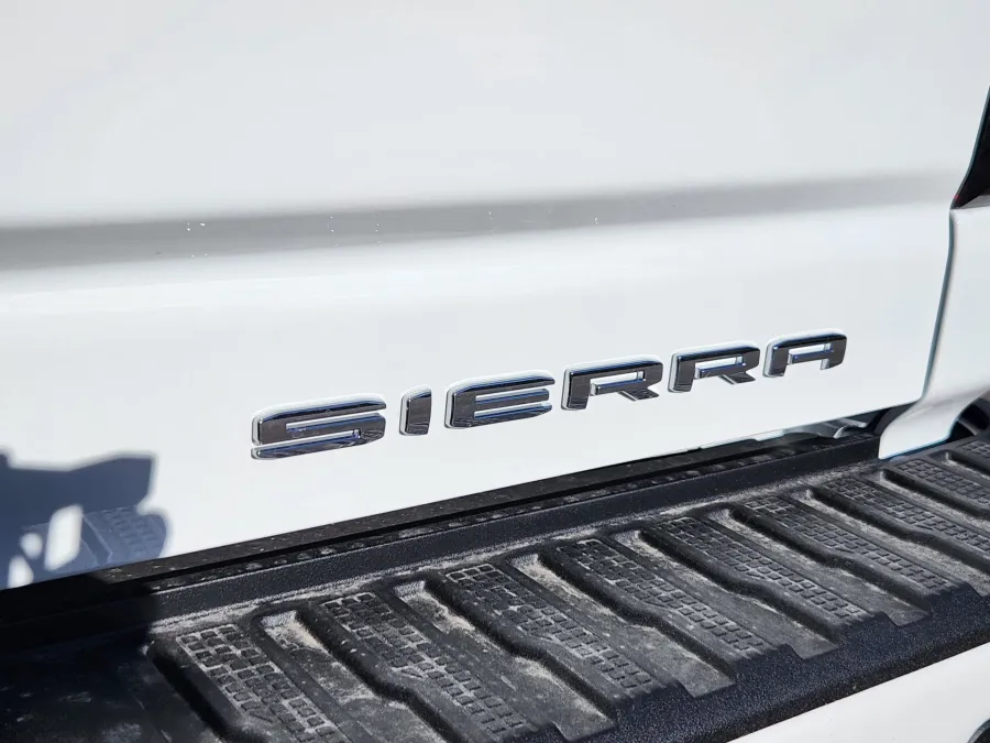 2026 GMC Sierra 2500HD Denali | Photo 14 of 31
