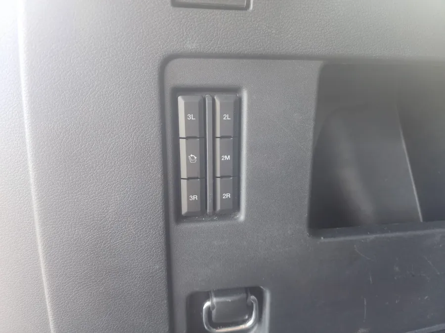 2022 Ford Expedition Max Limited | Photo 13 of 29