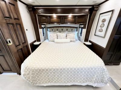 2023 Newmar London Aire 4521 | Thumbnail Photo 16 of 36