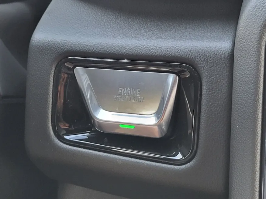 2026 GMC Yukon AT4 | Photo 17 of 26