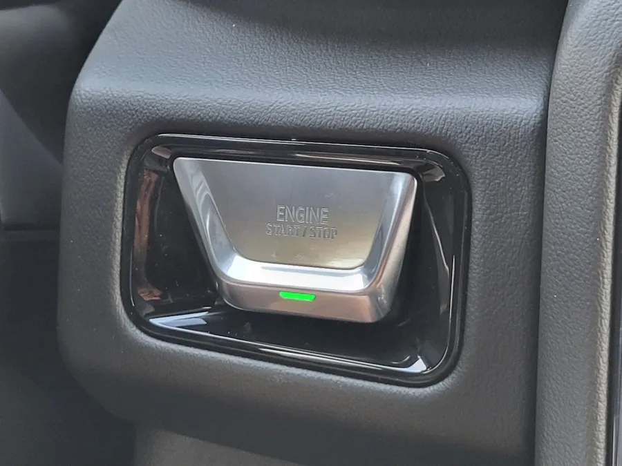 2026 GMC Yukon AT4 | Photo 17 of 26