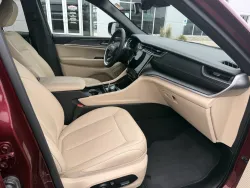 2024 Jeep Grand Cherokee L Limited | Thumbnail Photo 13 of 23