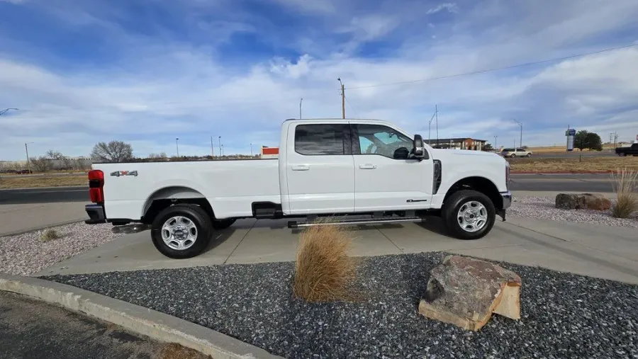 2026 Ford Super Duty F-250 | Photo 8 of 40