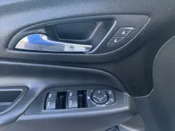 2021 Chevrolet Equinox LT | Thumbnail Photo 12 of 21