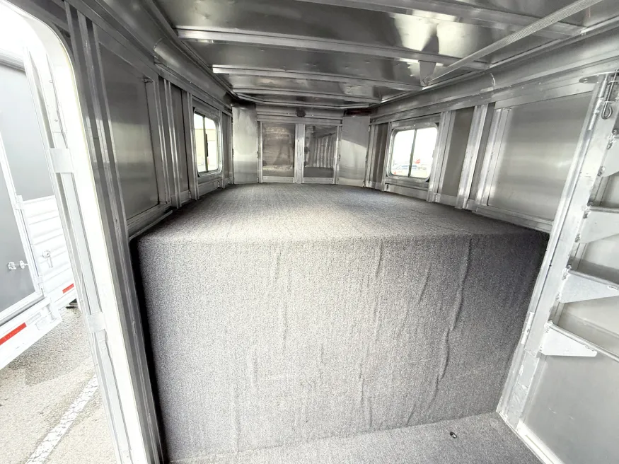 2020 Featherlite 3HGN | Photo 14 of 17