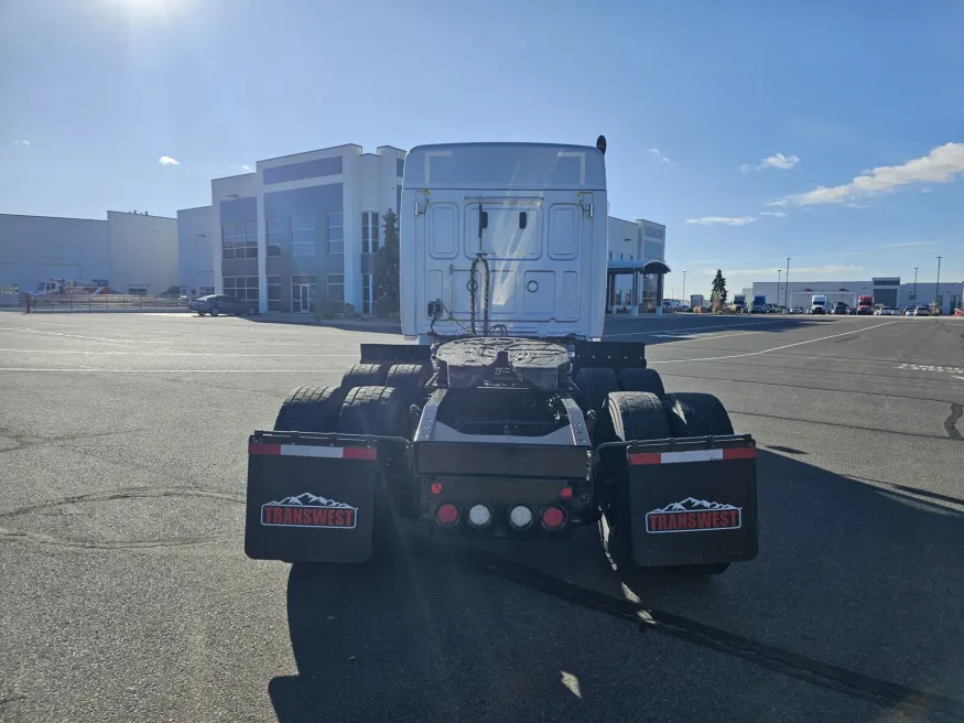 2025 Western Star 47X | Photo 6 of 19