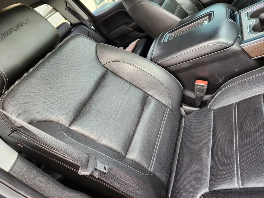 2018 GMC Sierra 3500HD Denali | Photo 15 of 21